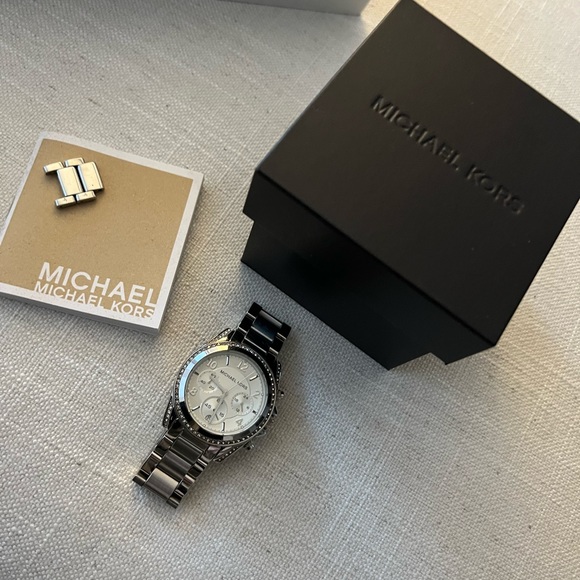 Michael Kors Watch - Picture 3 of 4
